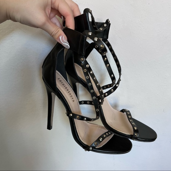Shoes - Black heels
